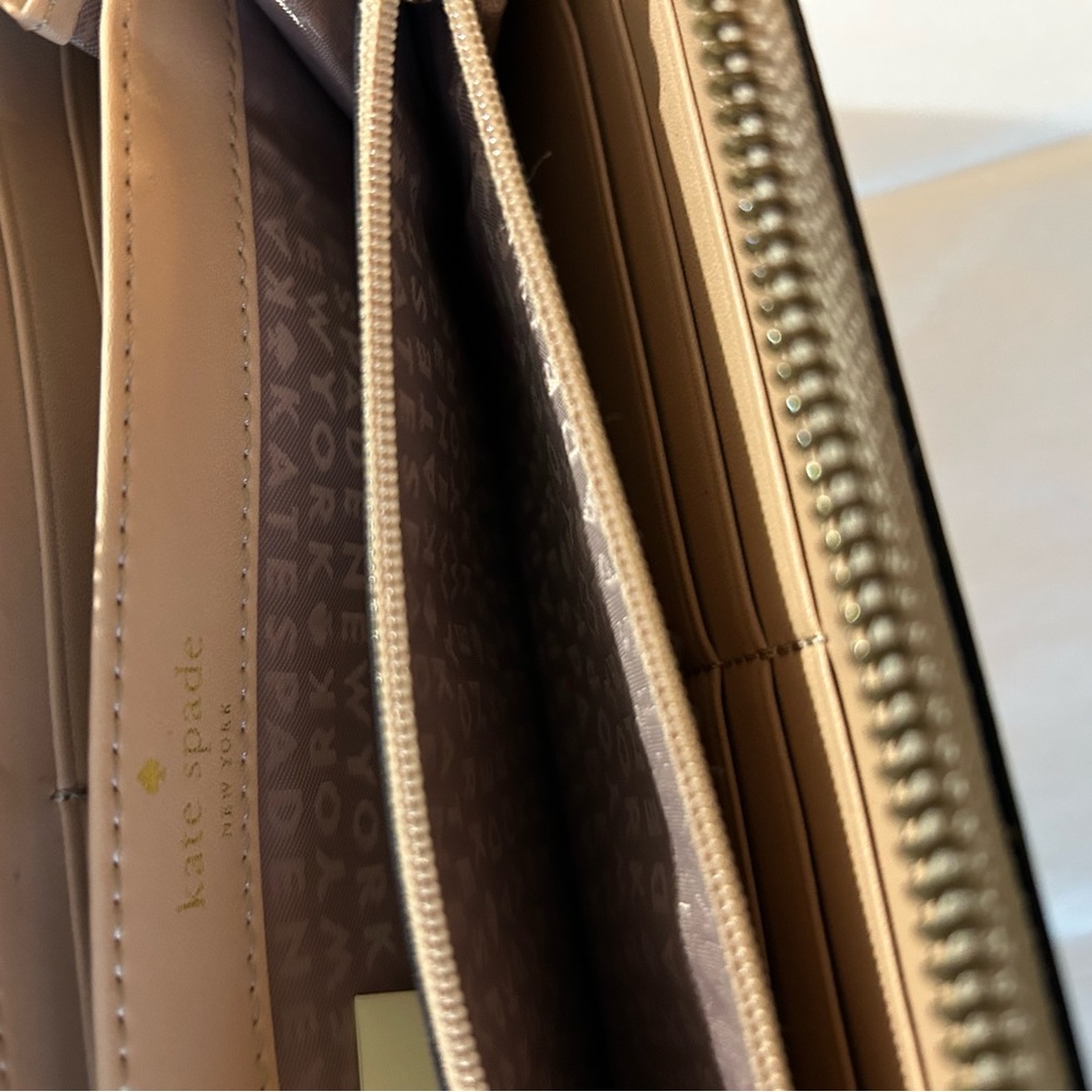 Kate Spade New York, Wallet - Picture 2 of 5